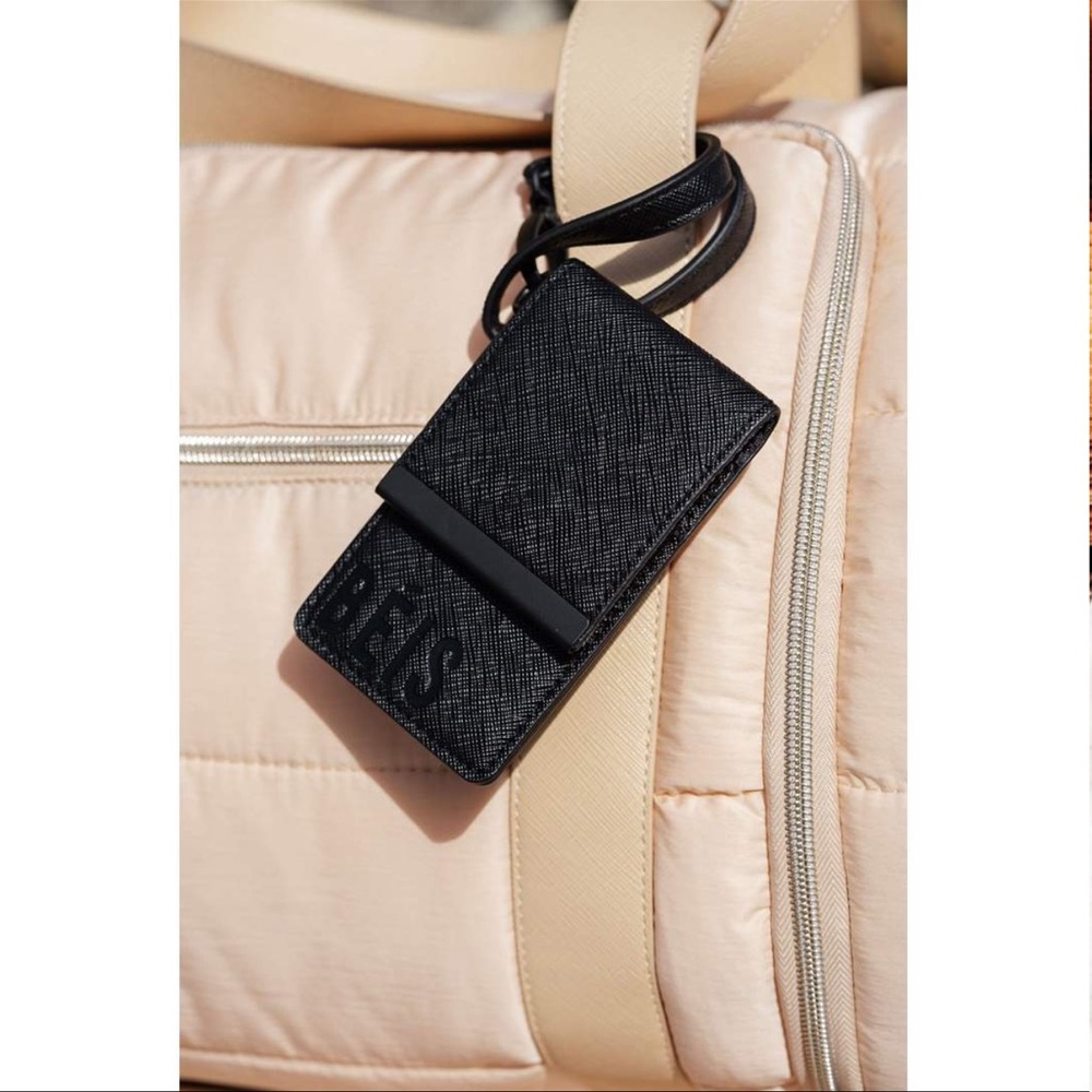ISO Beis ID wristlet